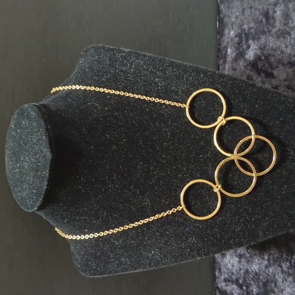 Avon Vintage Gold Tone Interlocking Circle Necklace - Picture 1 of 6